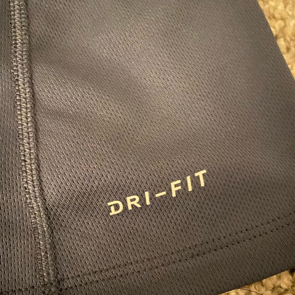 Nike charcoal grey dri fit tank - Picture 5 of 8